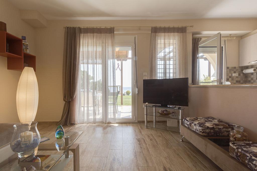 Villa Nefeli - Akti Salonikiou A Agios Nikolaos  Exterior foto