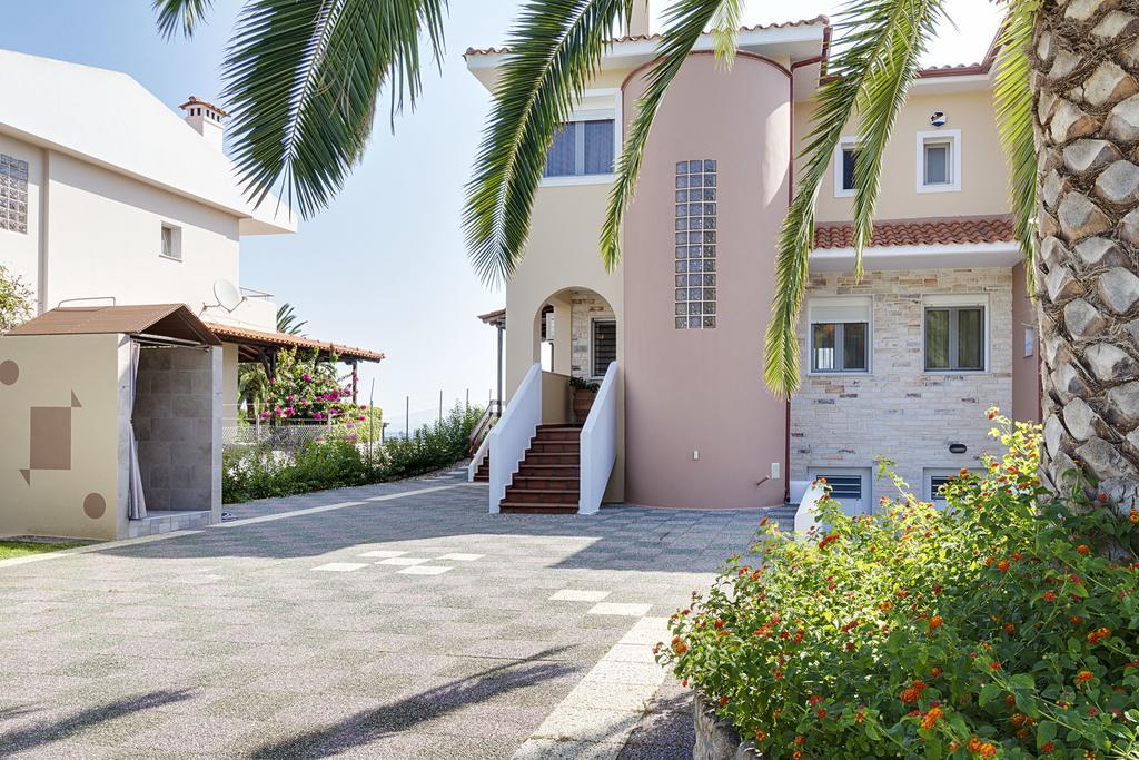 Villa Nefeli - Akti Salonikiou A Agios Nikolaos  Exterior foto